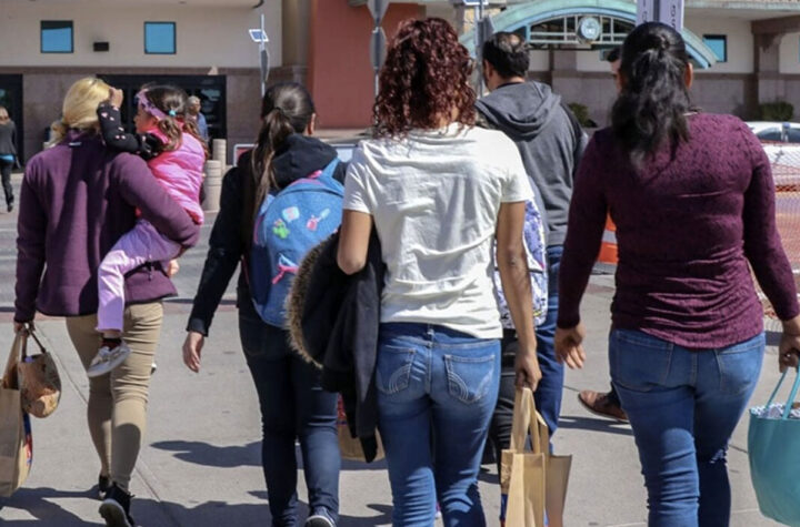 Unas 530 mil personas con parole enfrentan deportación  