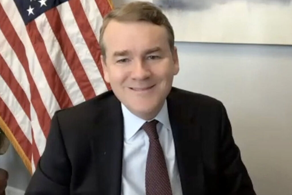 Michael Bennet evalúa postularse a gobernador de Colorado