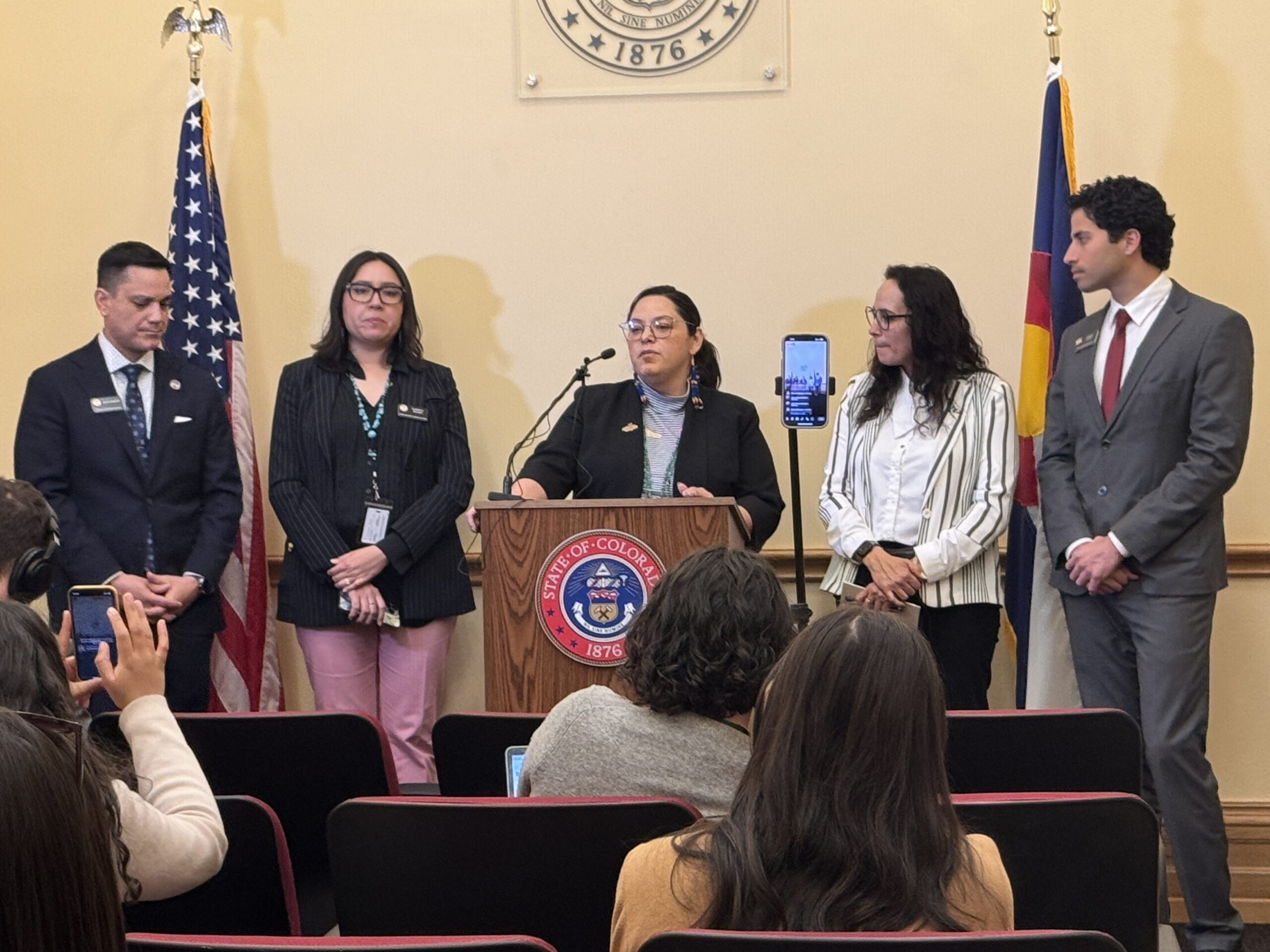 Senadora Julie González exige proteger derechos de Vizguerra