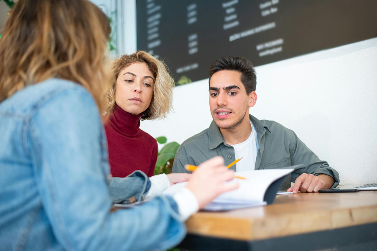 Las pequeñas empresas propiedad de latinos e hispanos son más optimistas sobre las perspectivas económicas para 2025 