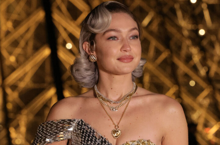 Brillan juntos oro y plata en la joyería moderna 