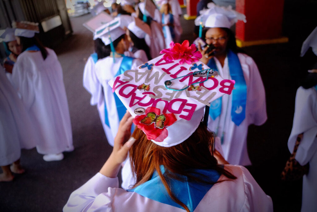 Impulsando acceso para estudiantes de origen mexicano mexicanos