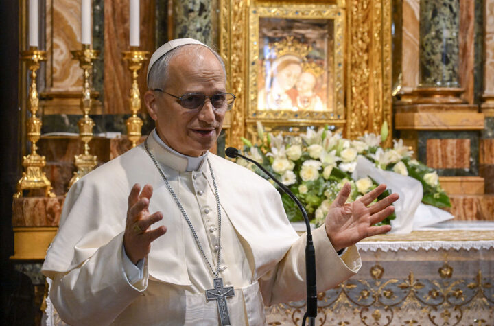 "¡Nunca más la guerra!" clama León XIV