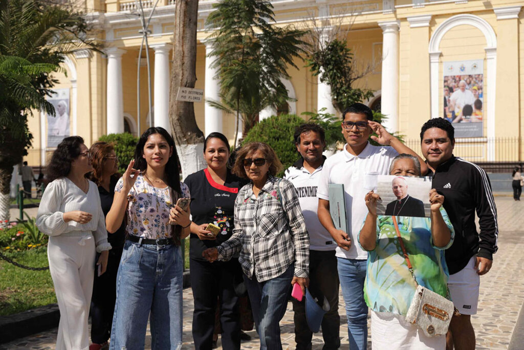 Peruanos celebran elección de León XIV como bendición para su país