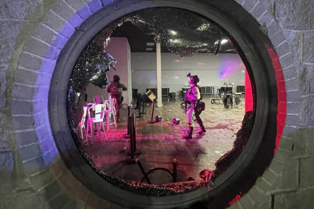 Arrestan militar activo en relación con redada en “after party” en Colorado Springs Active-Duty Soldier Arrested in Connection with Colorado Springs “After Party” Raid