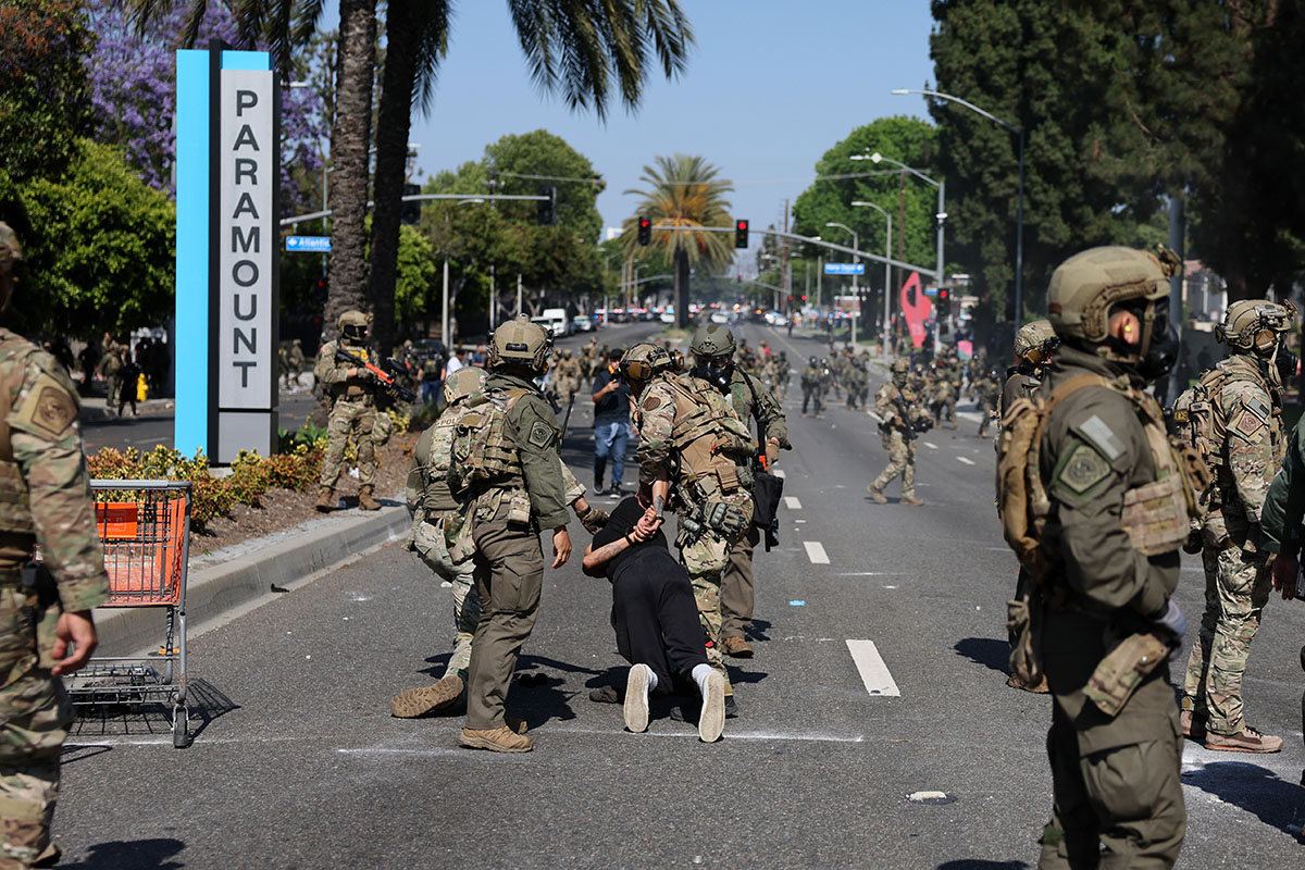 Trump ordena despliegue de 2 mil soldados de Guardia Nacional en California