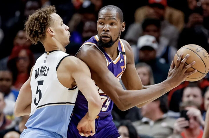 Durant cambia de camiseta  