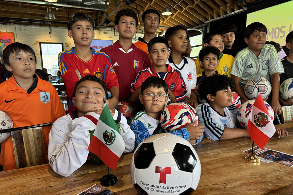 Telemundo enciende fiebre mundialista en Colorado 