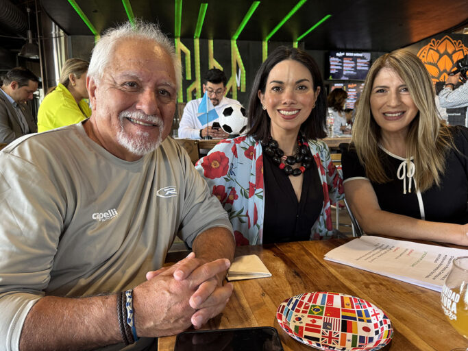 Telemundo enciende fiebre mundialista en Colorado 