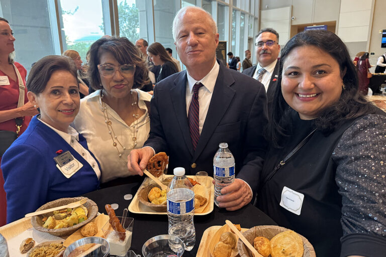 Aurora honra a Nepal con tributo cultural 