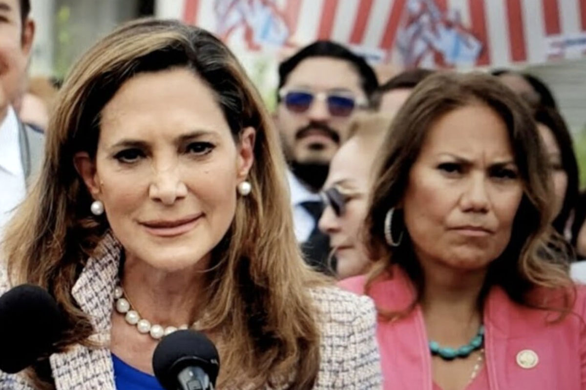 Bipartisan Bill Reintroduced to Protect Undocumented Immigrants Reintroducen proyecto bipartidista para proteger a indocumentados