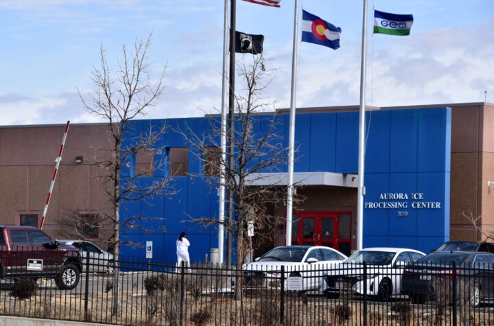 ICE planea abrir seis centros de detención para inmigrantes en Colorado