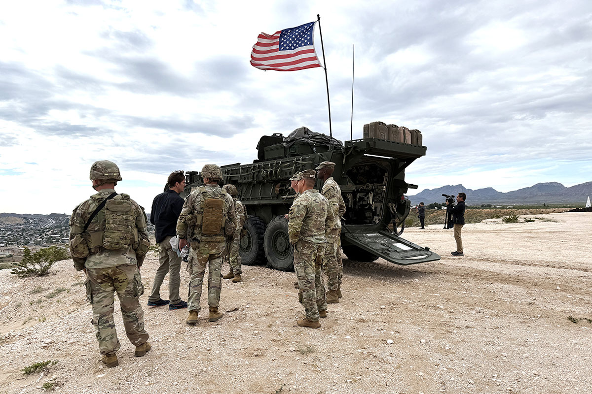 Border reinforced with technology, soldiers, and new walls  Refuerzan frontera con tecnología, soldados y nuevos muros 