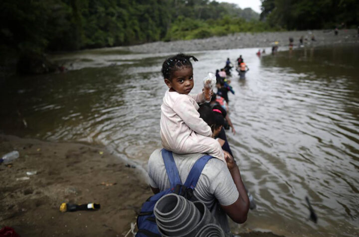 Migrantes que retornan vuelven a enfrentar abusos  