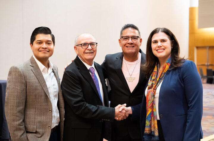 Servicios de La Raza celebra y honra a líderes latinos 