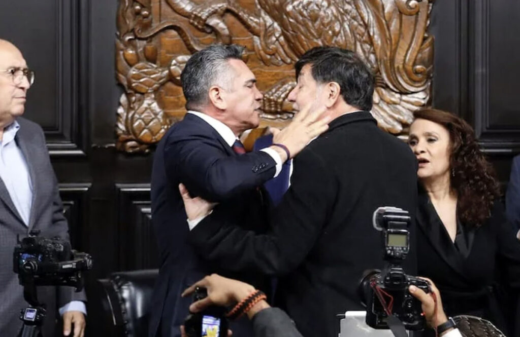 Golpes entre senadores  