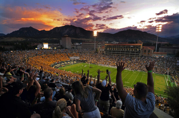 CU Boulder Condemns Religious Slurs at Game Against University Linked to Mormon Church CU Boulder condena insultos religiosos en juego contra equipo de universidad vinculada a iglesia mormona