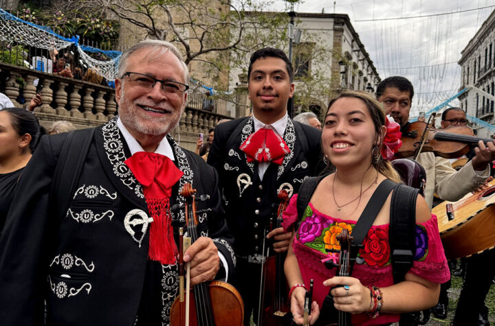 Mariachi Arrives in Colorado’s University Classrooms El Mariachi llega a las aulas universitarias de Colorado 