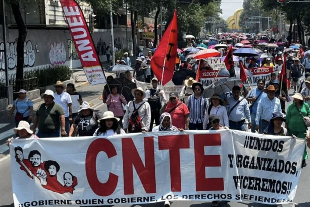 CNTE irrumpe en acto de Sheinbaum en Oaxaca 
