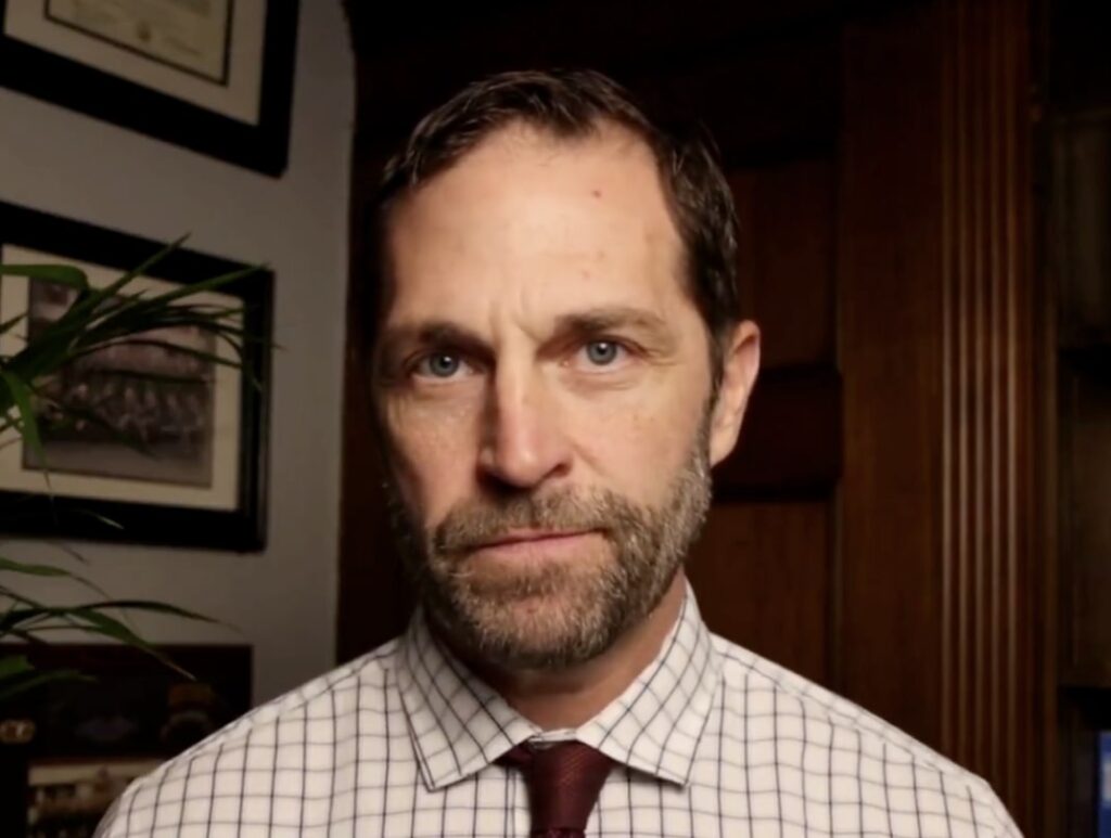 Jason Crow: “No cederé ante la violencia política”