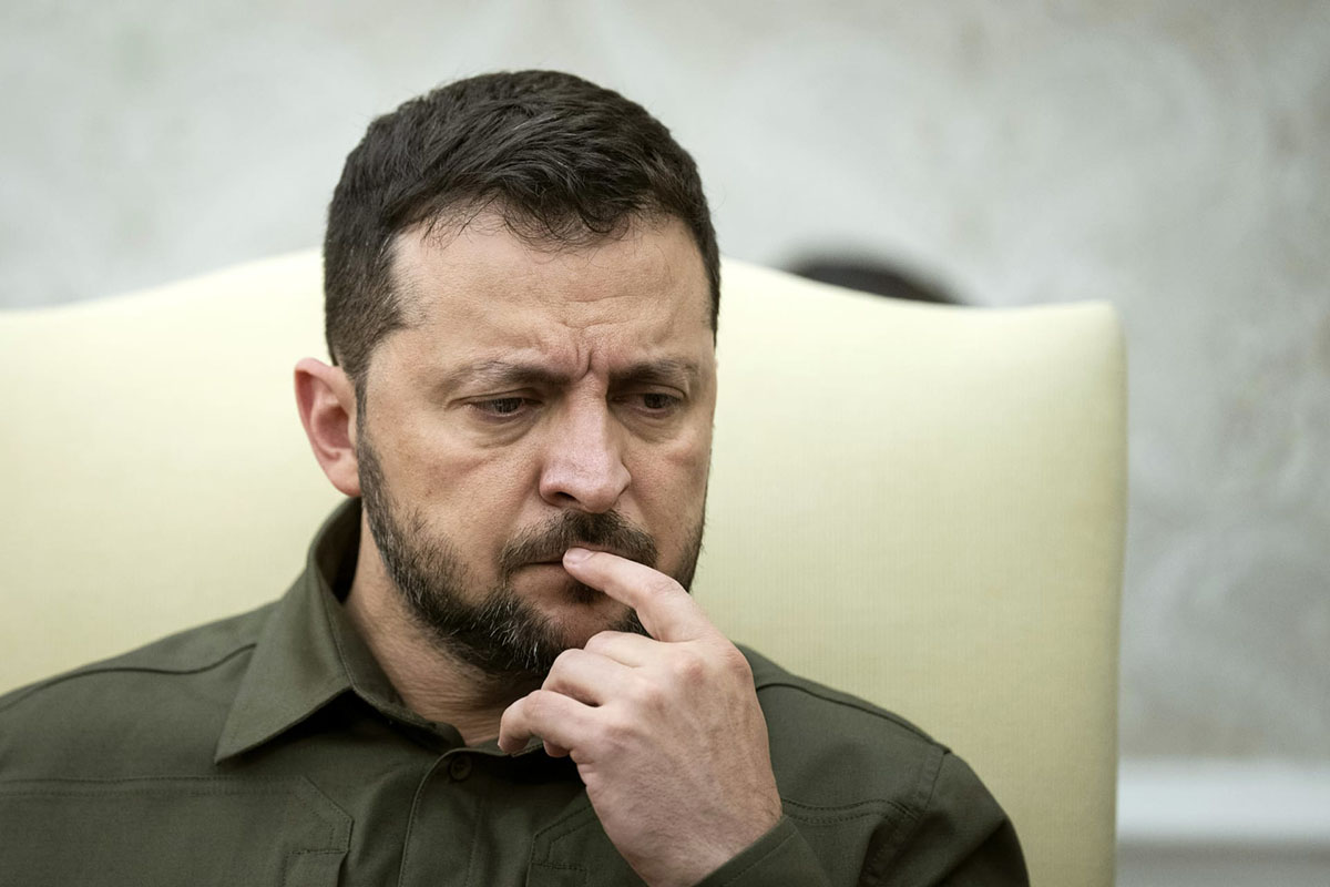 Zelenski enfrenta presión para ceder territorios y fuerza militar