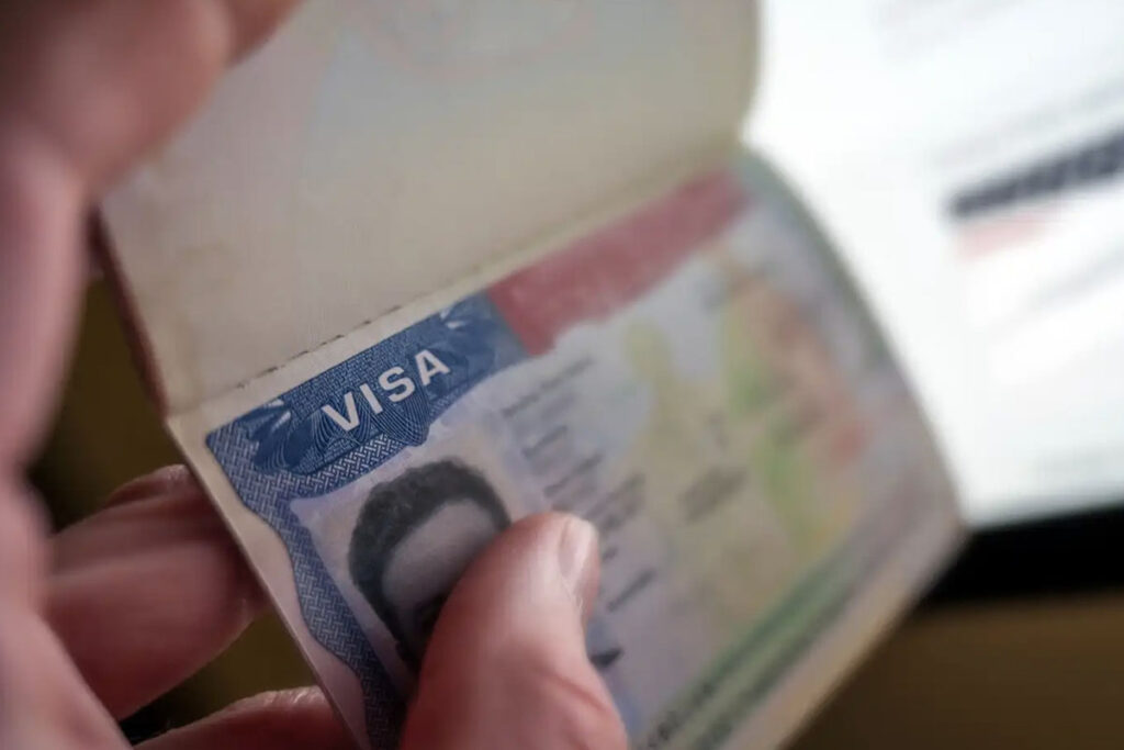 Trump congela la lotería de la green card 