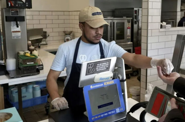 Salario mínimo de Denver aumenta a $19.29 en 2026  Denver’s minimum wage increases to $19.29 in 2026 