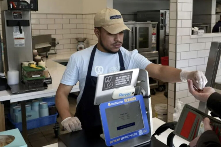 Salario mínimo de Denver aumenta a $19.29 en 2026 - El Comercio de Colorado