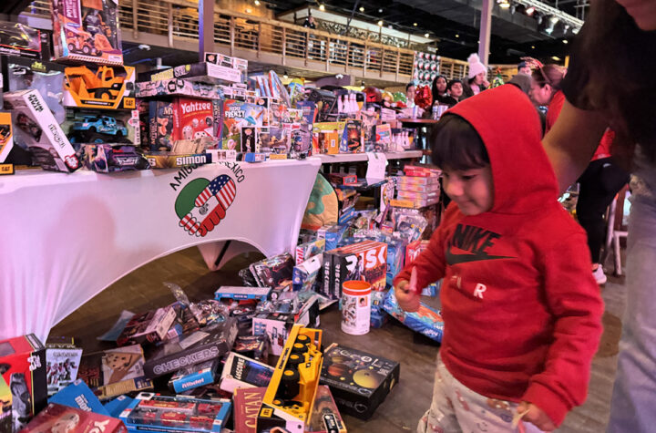 Posada de Amigos de México alegró a miles de niños