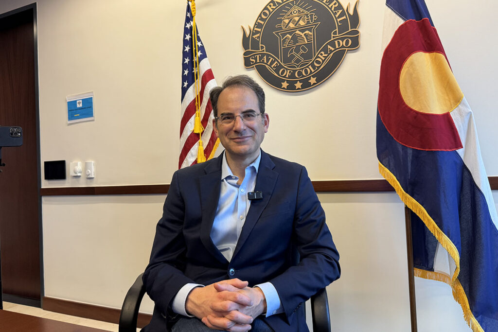 Phil Weiser “En Colorado nadie debe vivir con miedo” 