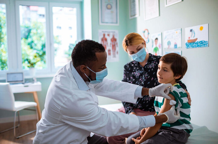 Colorado impugnó recomendaciones de EE.UU. sobre vacunación infantil