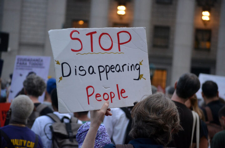 Legisladores de Colorado piden a ICE dejar de usar máscaras  Colorado lawmakers urge ICE to stop wearing masks 