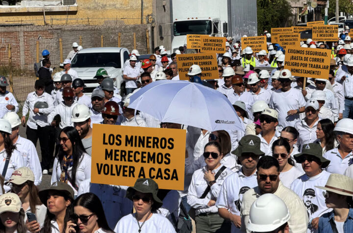 Mexicanos marcharon en memoria de mineros asesinados en Sinaloa