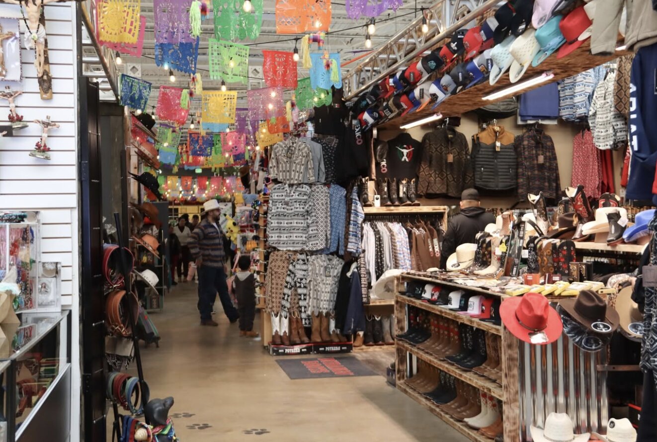 Robo múltiple golpea varios negocios en Plaza Colorado - El Comercio de ...