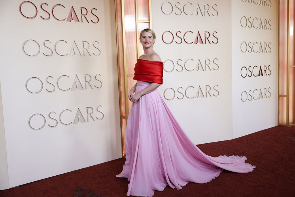 Brillo y glamur en alfombra roja de los Óscars 2026 