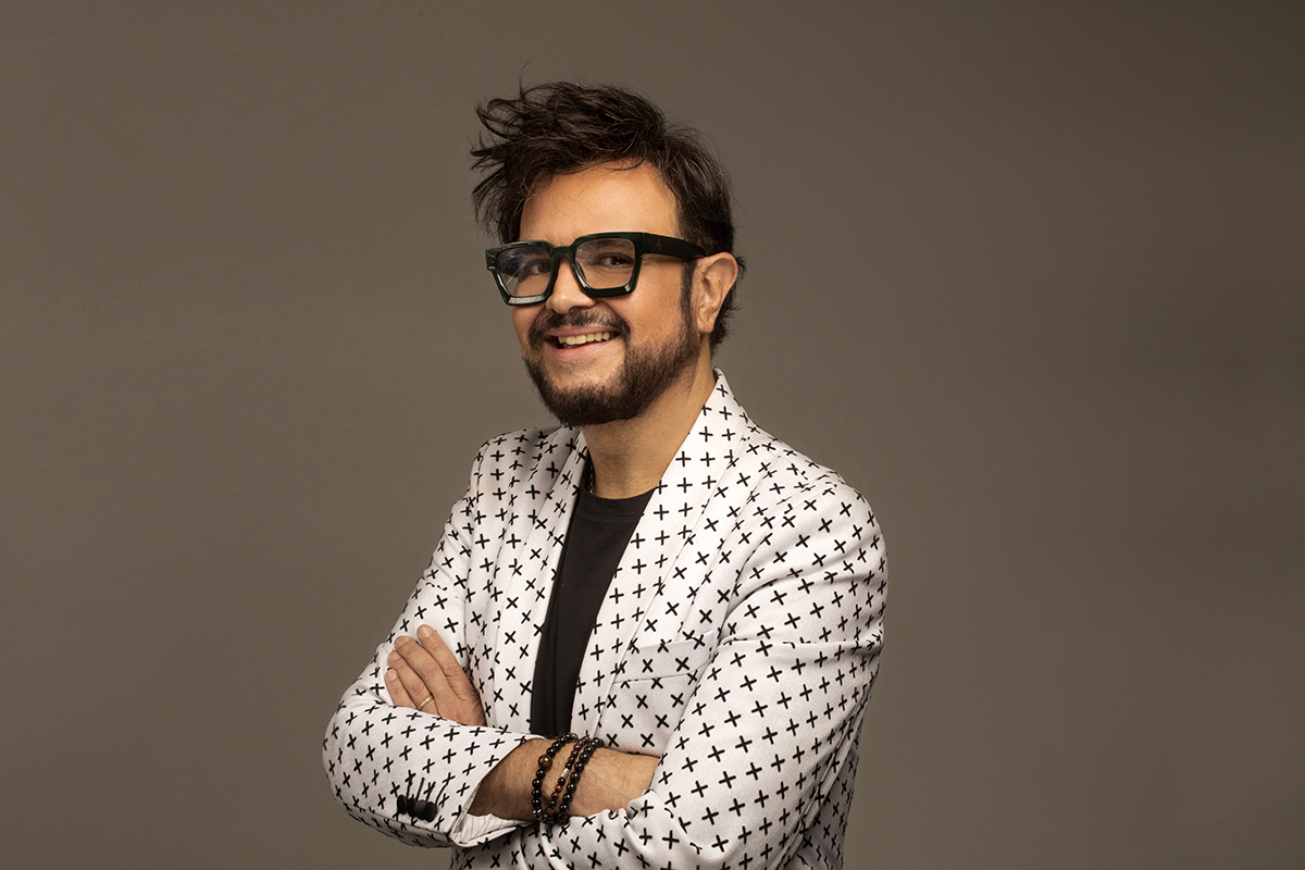 Alex Syntex desafía el tiempo y las tendencias 