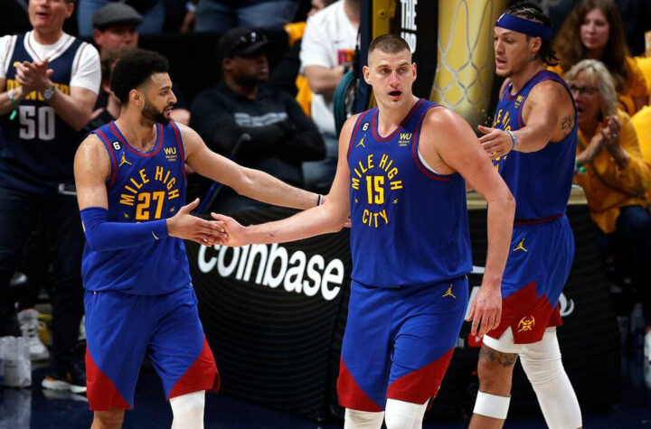 Nuggets presionan por el tercer lugar en el Oeste  