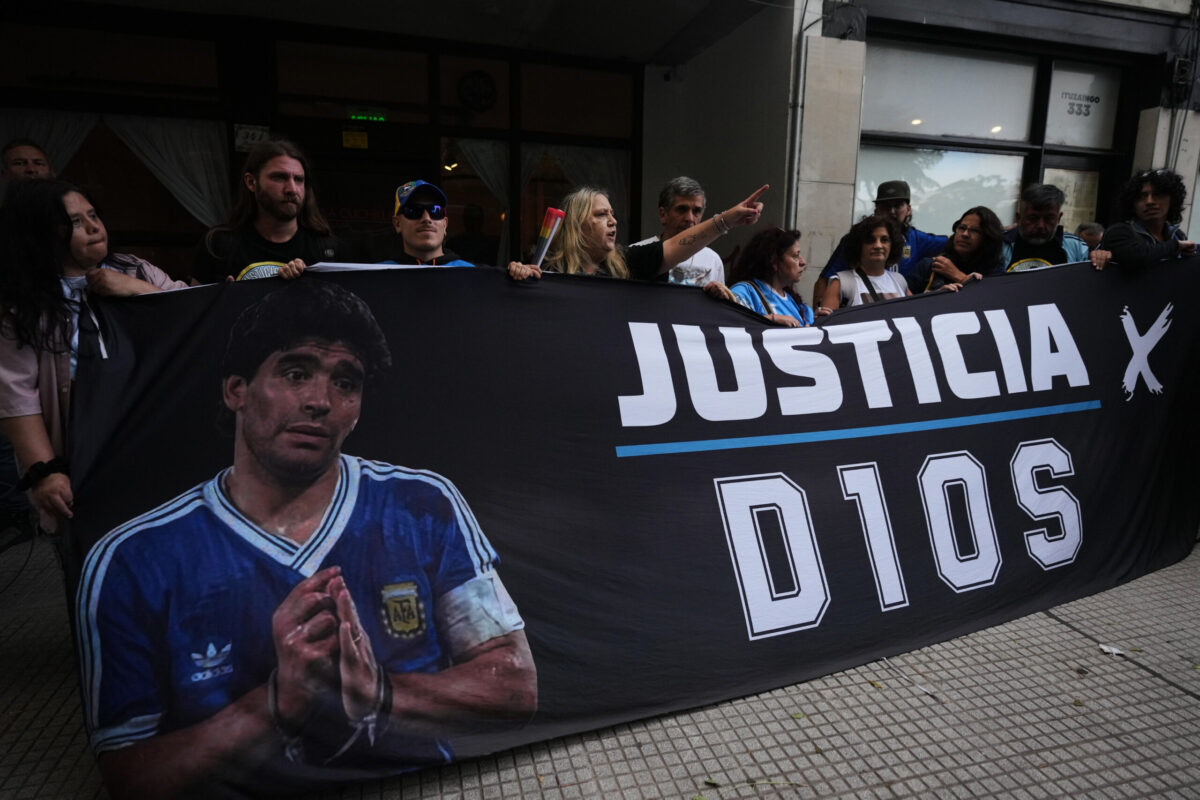 Arranca nuevo juicio por muerte de Maradona