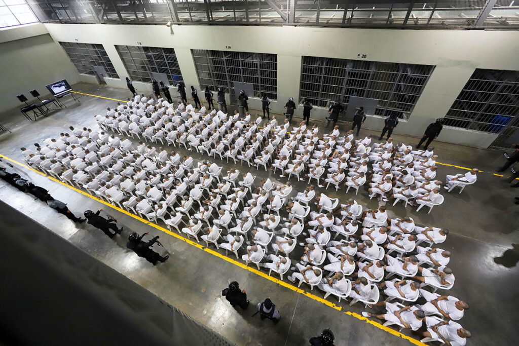Adelantan megajuicio pandilleros en El Salvador 