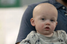 Bebés son blancos fáciles por brotes de sarampión