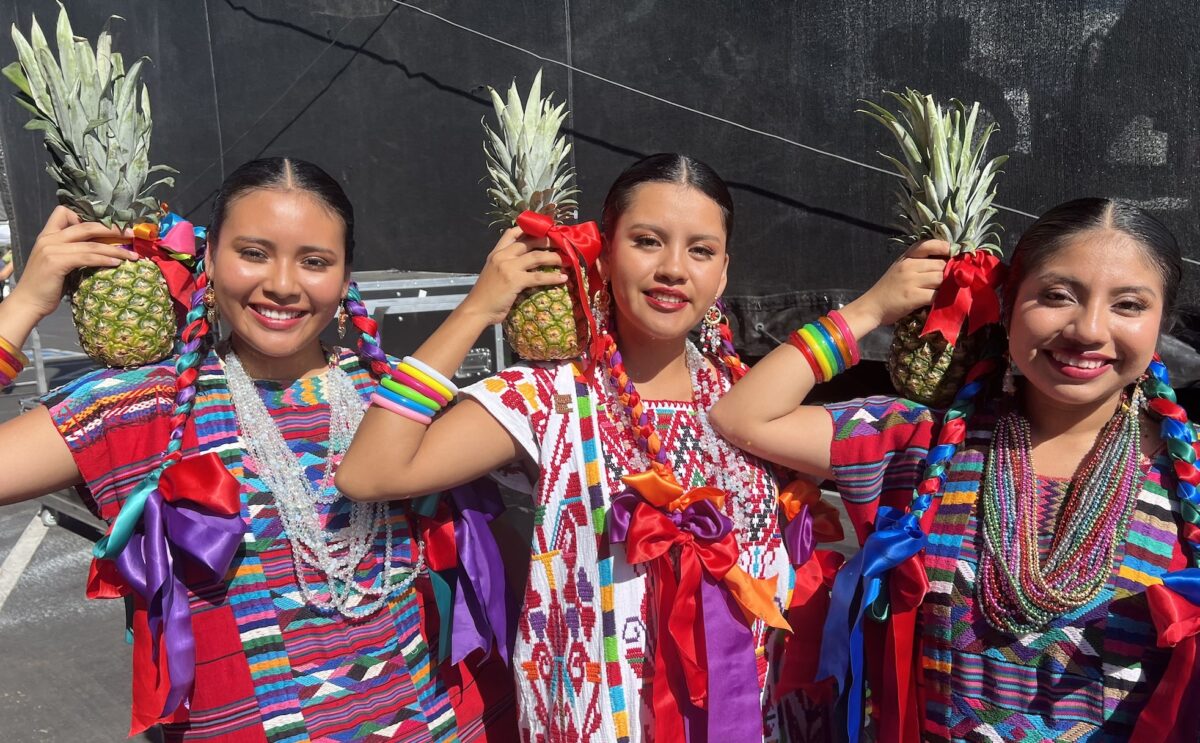 Comunidad oaxaqueña organiza kermés para traer su máxima fiesta a Colorado