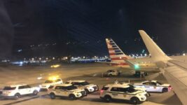 Falsa amenaza de bomba obliga a evacuar avión de United en Denver