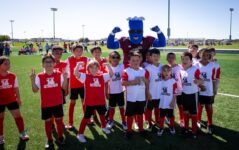 Adams 14 enciende su mundial escolar en Commerce City