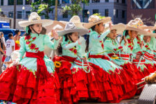 Adelitas de Colorado conquistan desfile del Cinco de Mayo 