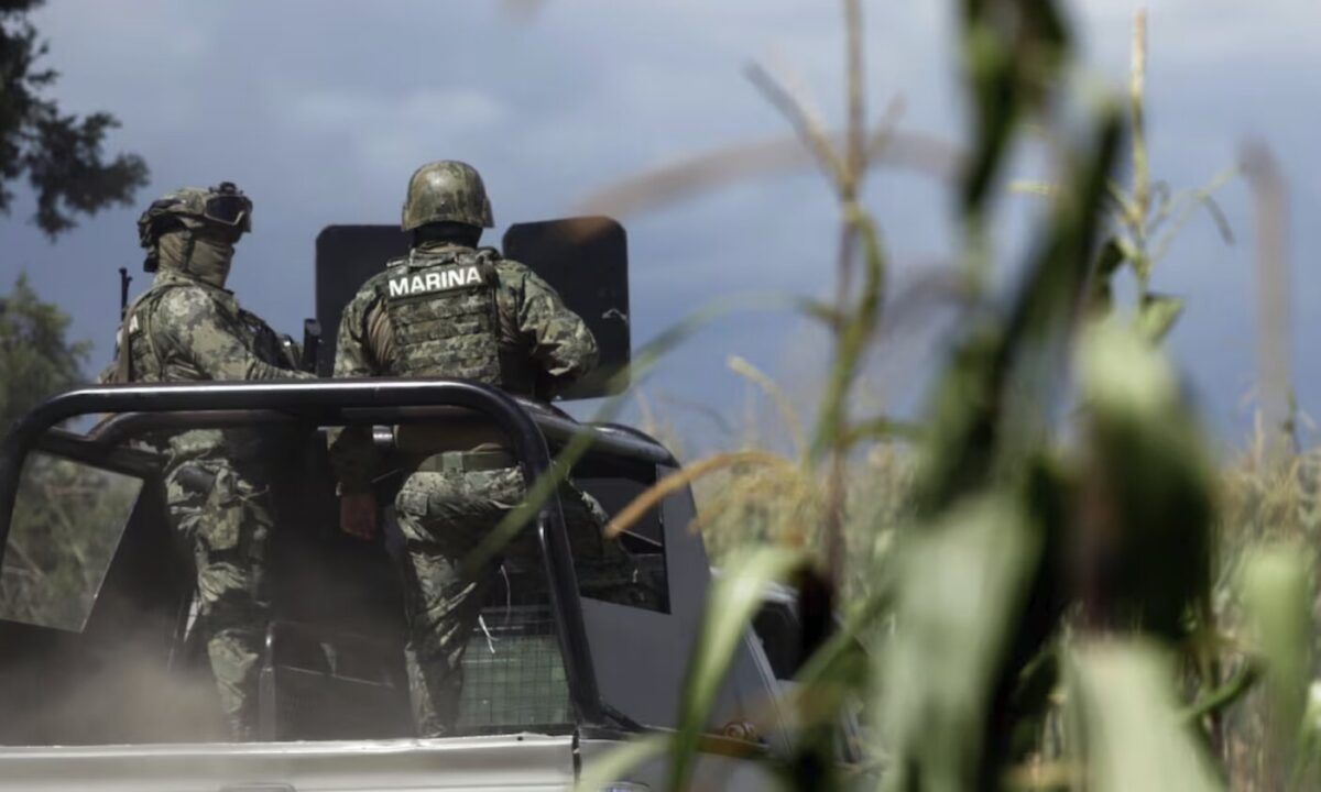 Hombres armados matan a 10 personas en Puebla, México