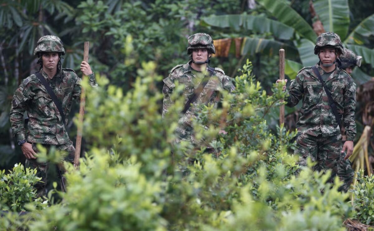 Dejan 48 fallecidos combates entre disidencias de guerrilla en Colombia