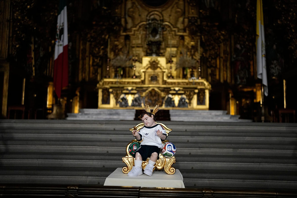 Aficionados mexicanos agradecen al "niño Jesús futbolista"