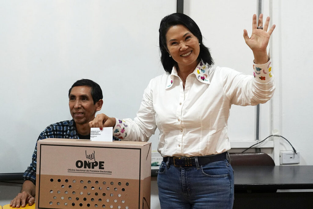 Keiko Fujimori lleva la ventaja en el conteo