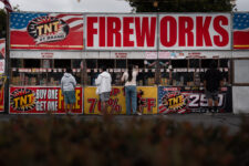 Imponen severas prohibiciones a fuegos artificiales en Colorado