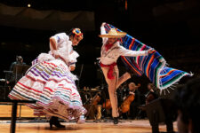 Latin Beats 2026 con cumbia y mariachi